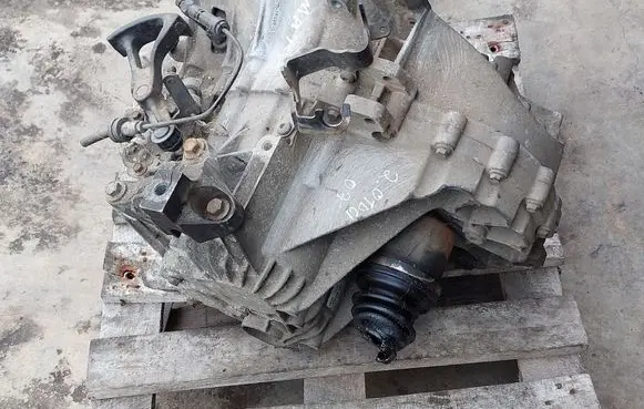 Ford C-MAX I Manual 6 speed gearbox 3S7R7F096DB 4M5R7002CB
