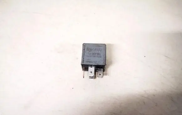 Volkswagen Polo IV 9N3 Other relay 1j0906381 v23134-b63-x383