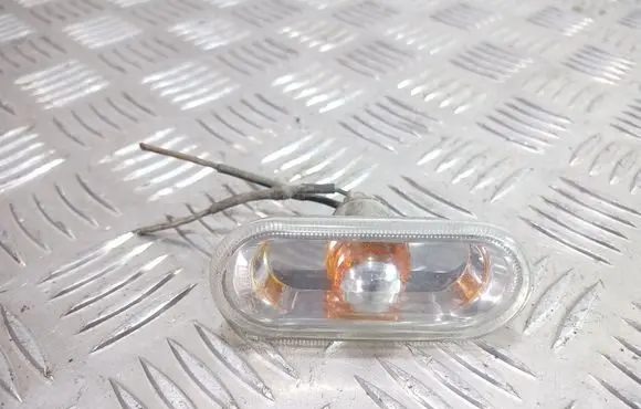 Ford Galaxy Front fender indicator light