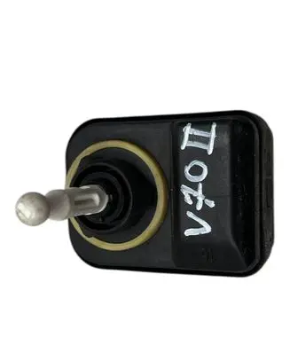 Volvo V70 Headlight level adjustment motor p2004
