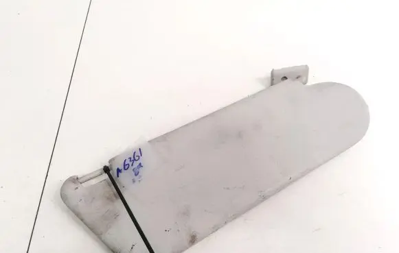 Sun visor
