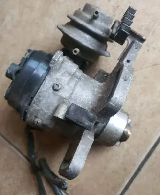 Mazda 121 Spark distributor F2859z26 T4t72576