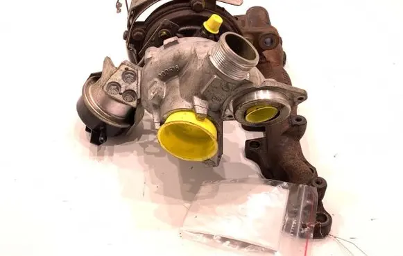 Volkswagen PASSAT B8 Turbo 04L253010T