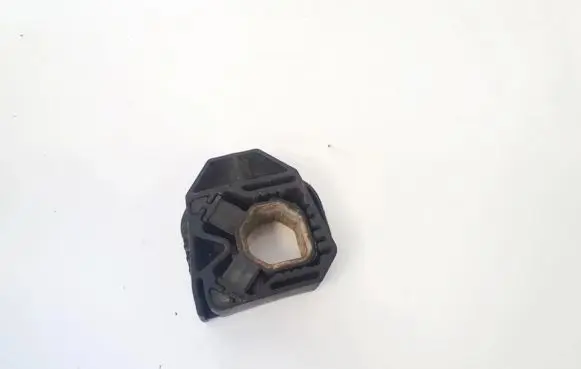 Volkswagen PASSAT B6 Radiator mount bracket 1k0121867d