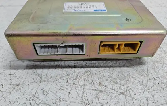 Hyundai Lantra I Engine control unit/module 9544033011 9080930013 717016