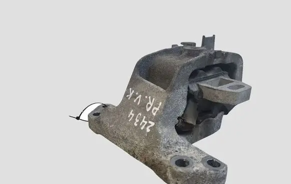 Peugeot 508 Engine mount bracket