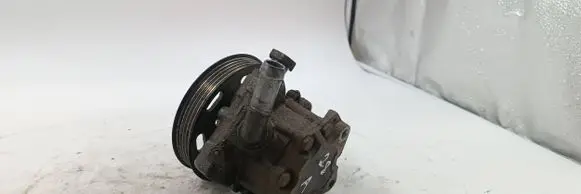 Audi A4 S4 B5 8D Power steering pump