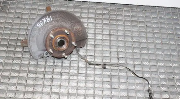 Mitsubishi Lancer Front wheel hub