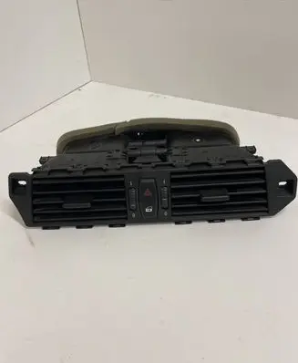BMW 5 E60 E61 Dash center air vent grill 6910734 7009275