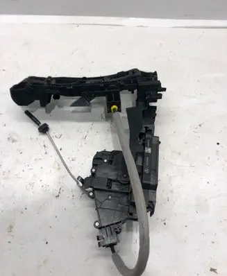 Mercedes-Benz GLC X253 C253 Front door lock A2220063999