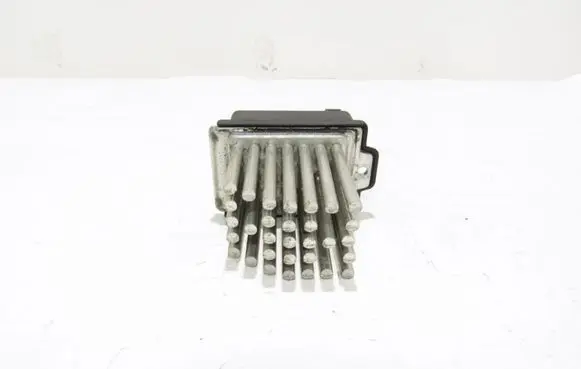 Audi A6 S6 C5 4B Heater blower fan relay 4B0820521