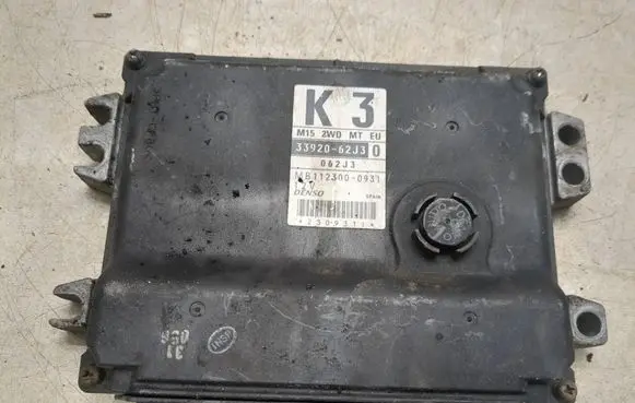 Suzuki Swift II Engine control unit/module 3392062J3 MB1123000931