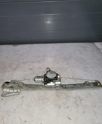 Opel Monterey Rear window lifting mechanism without motor