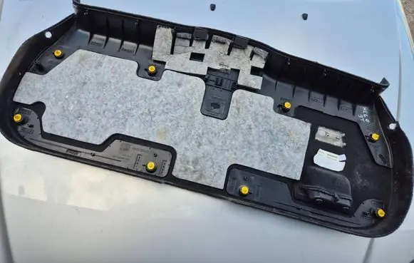 Volvo XC60 Tailgate trim 0063400