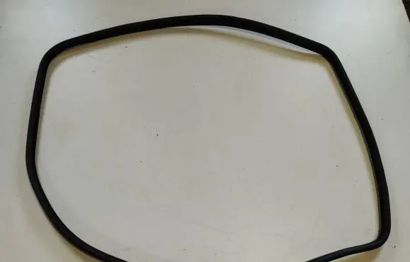 Volvo V70 Rear door rubber seal (on body) 