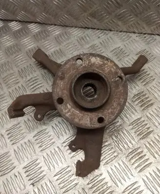 Volkswagen Jetta II Front wheel hub