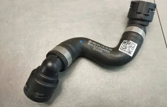 Audi A5 Sportback 8TA Engine coolant pipe/hose 8K0819332M