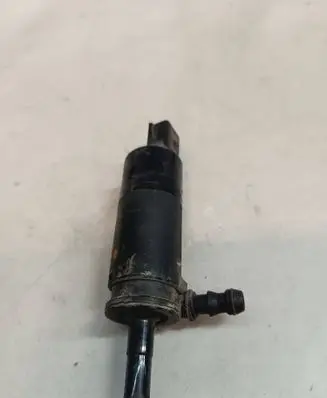 BMW 5 E39 Headlight washer pump 7128377613