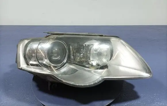 Volkswagen PASSAT B6 Headlight/headlamp 3C0941752K