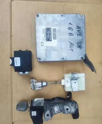 Toyota Avensis T250 Immobilizer control unit/module 8966105C30