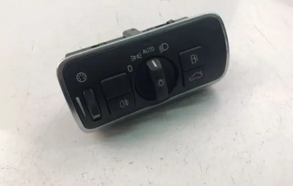 Volvo V60 Light switch 30739448