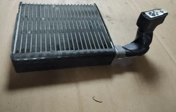 Air conditioning (A/C) radiator (interior)