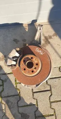 BMW 5 G30 G31 Front wheel hub 6871191