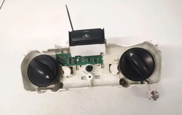 Toyota Corolla Verso AR10 Climate control unit 559000f011 55900-0f011