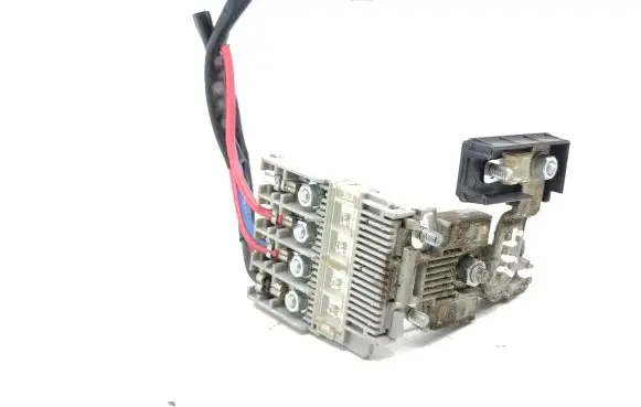 Mitsubishi Outlander Battery relay fuse 