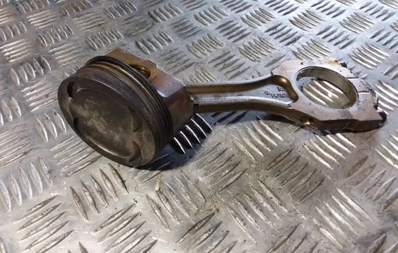 Volkswagen Phaeton Piston with connecting rod