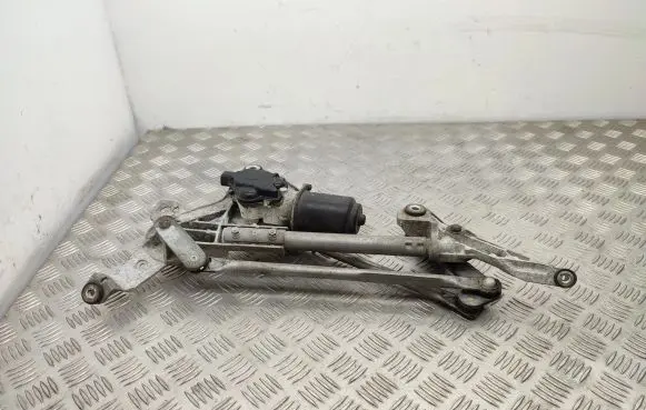 Mitsubishi Grandis Front wiper linkage and motor