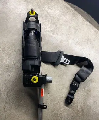Volvo V50 Front seatbelt 30615571
