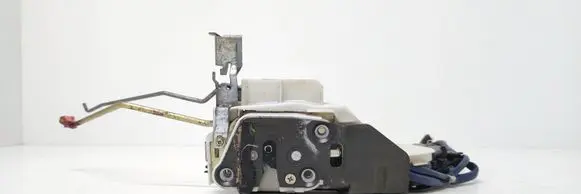 Suzuki Liana Front door lock
