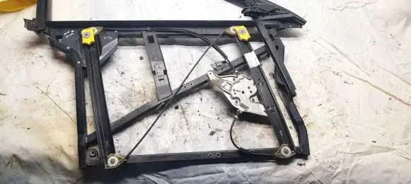 Audi A6 S6 C5 4B Front door window/glass frame 