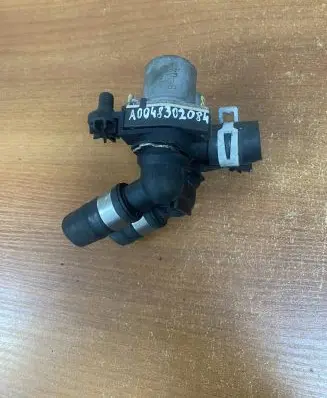 Mercedes-Benz E W210 Coolant heater control valve 0018307784