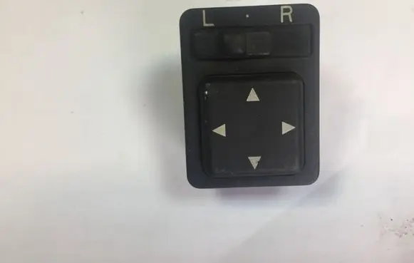 Wing mirror switch