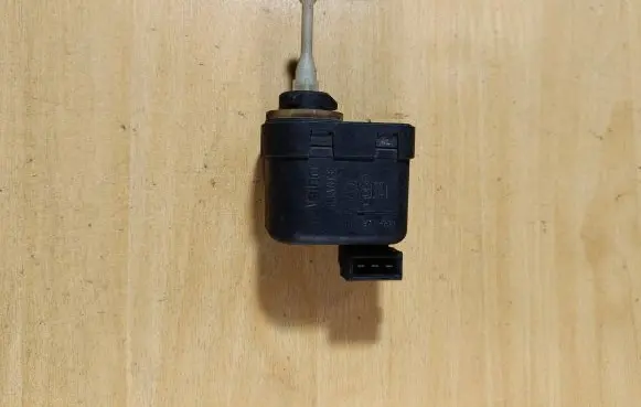 Audi A4 S4 B5 8D Headlight level adjustment motor 6K5941295