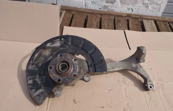 Volkswagen Phaeton Front wheel hub 4E0257