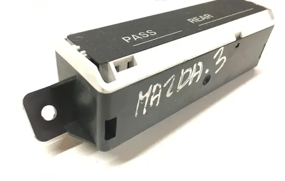 Mazda 3 I Seat belt warning relay BR5S55260 BR5SA6E09