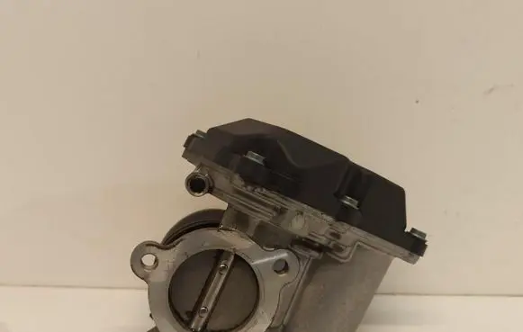 Audi A6 S6 C5 4B Throttle valve 04L131501B