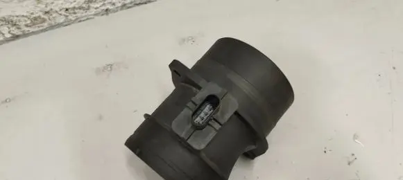 Volkswagen Tiguan Mass air flow meter 03l906461a