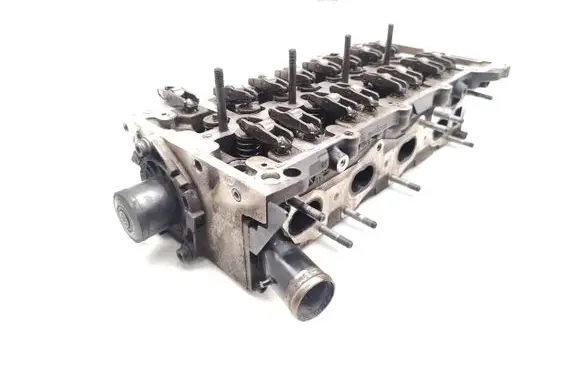 Opel Astra J Engine head 55576540