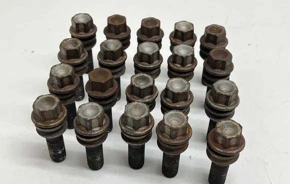 Volkswagen Transporter - Caravelle T5 Nuts/bolts 