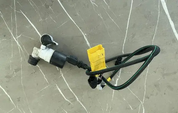 Citroen C4 II Picasso Windscreen/windshield washer pump 9806336080 9632984980