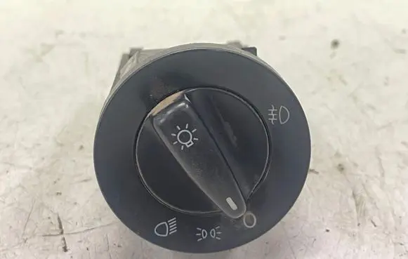 Volkswagen PASSAT B5.5 Light switch 1C0941531 01T0673