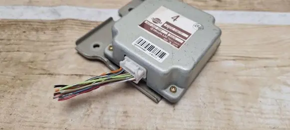 Nissan X-Trail T30 Torque split ecu control unit/module 41650EQ070 A68000U06