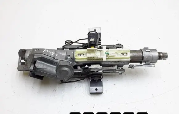 Mercedes-Benz E W211 Steering wheel axle a2114604016q11