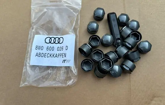 Audi Q3 F3 Original wheel cap 8W0600026D