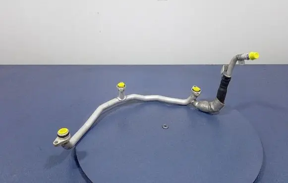 Porsche Panamera (970) Engine coolant pipe/hose 971121036