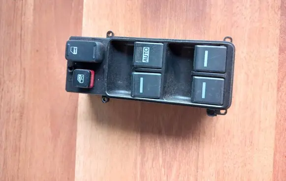 Honda Accord Electric window control switch C8HHA2EF90